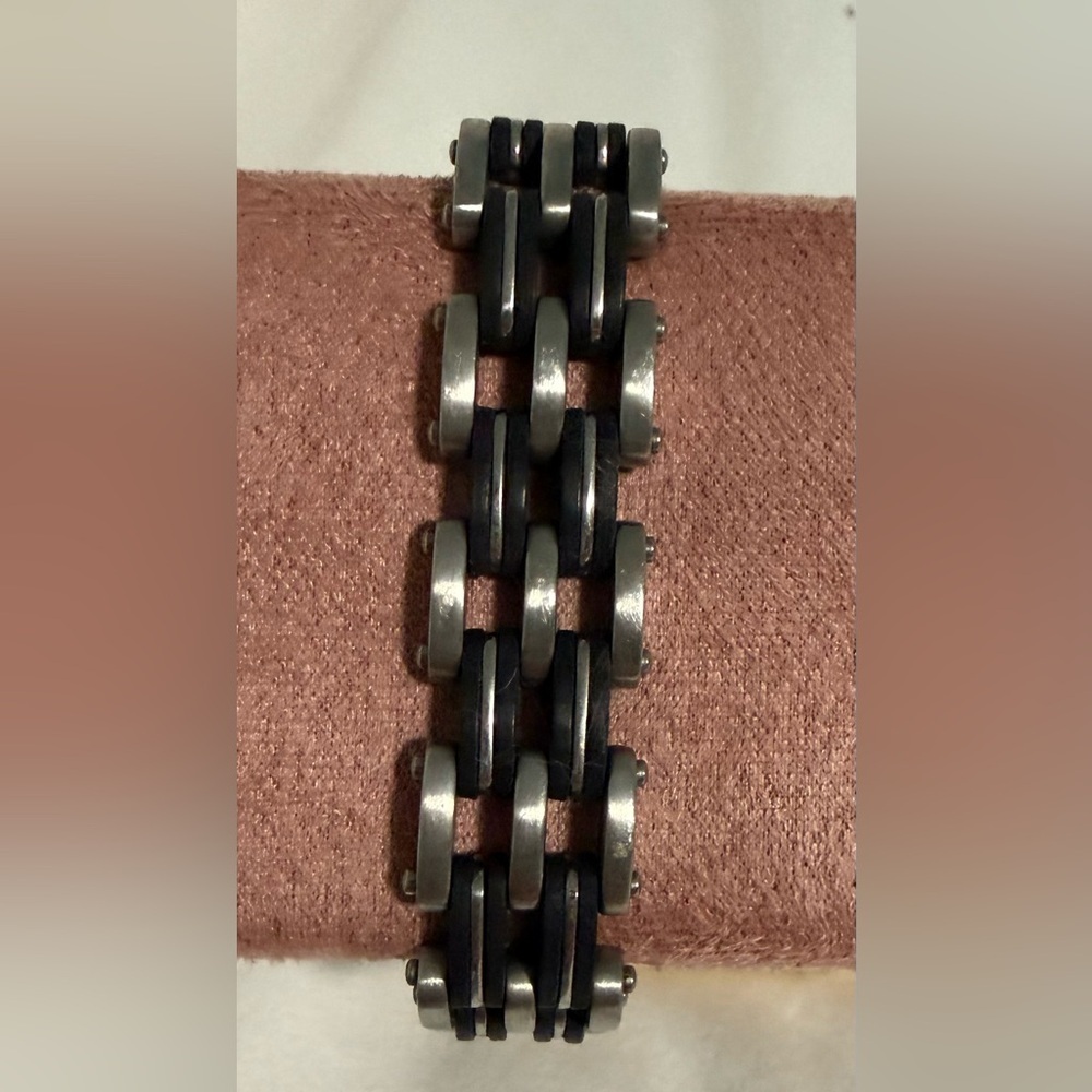 Bracelet Men’s Silpada Vintage Stainless Steal and black chain link!